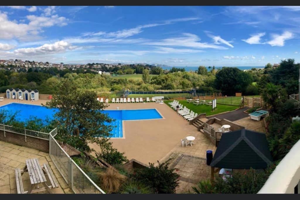 Appartamento Retro Lux Getaway By The Sea W/pool, Gym & Views *